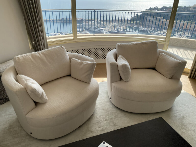 Fabric armchairs cleaned facing the sea in Monaco