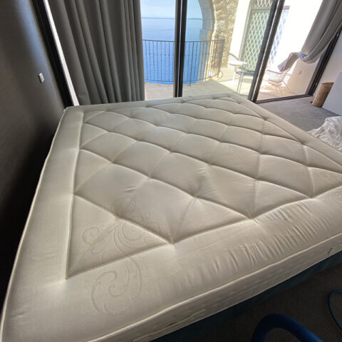 Mattress cleaned and sanitised in a French Riviera villa